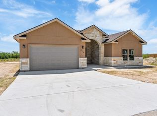 214 Jesus Flores Dr, Del Rio, TX 78840
