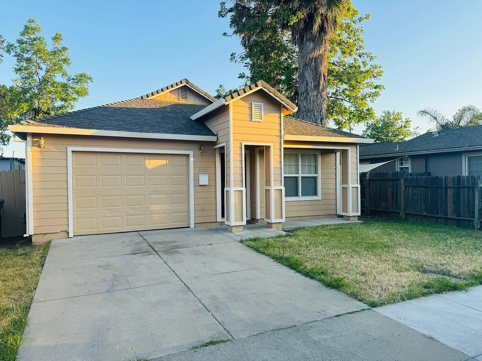 4 bed, 1245 sqft, $2,700 — Photo 1
