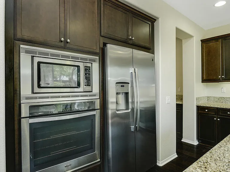 2354 Trellis St — Photo 3
