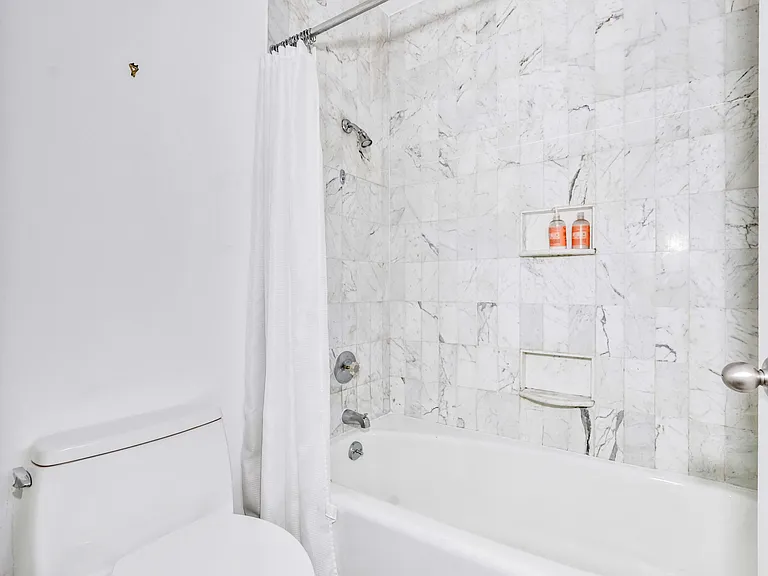 117 E 57th St #38F — Photo 6