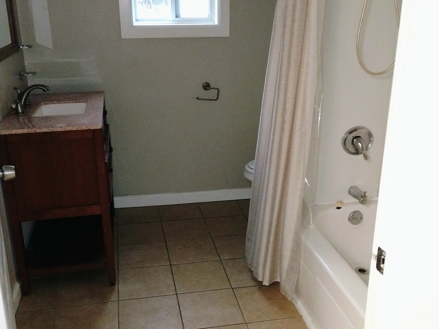 Studio, 650 sqft, $600 — Photo 3
