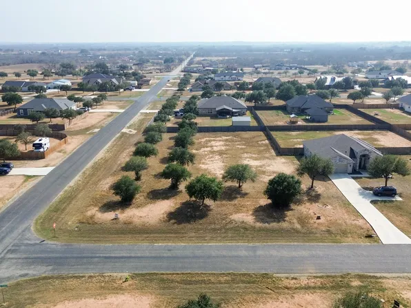 165 E MEDIUM MEADOW DR LOT 114, Lytle, TX 78052