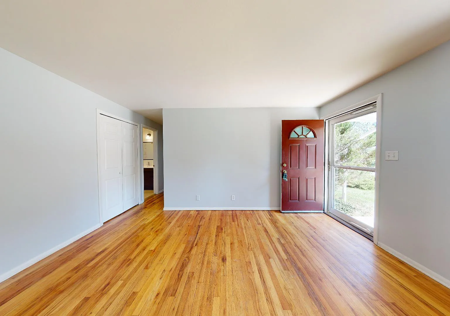 3 bed, 1.5 bath, 1146 sqft, $3,200 — Photo 4