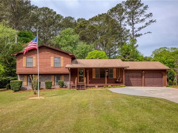 1111 Holly Hills Dr, Lilburn, GA 30047
