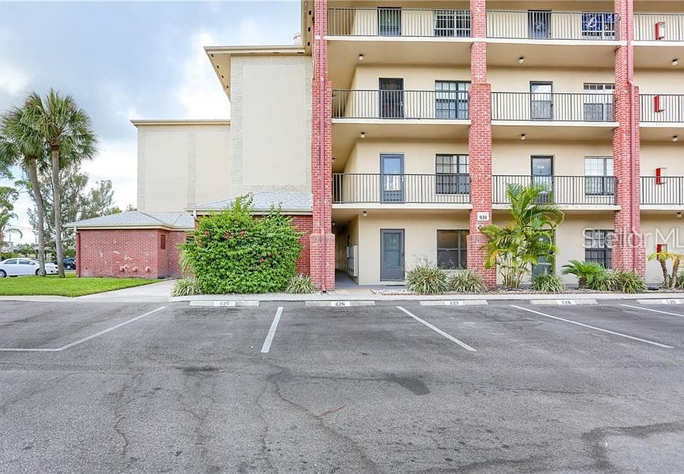 1st image of 930 85th Ave N APT 205