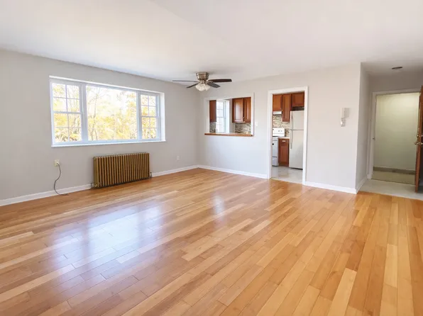 Friendship Court, 261 S Winebiddle St #273-25, Pittsburgh, PA 15224