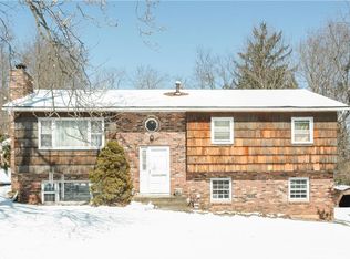 202 Foss Dr, Nyack, NY