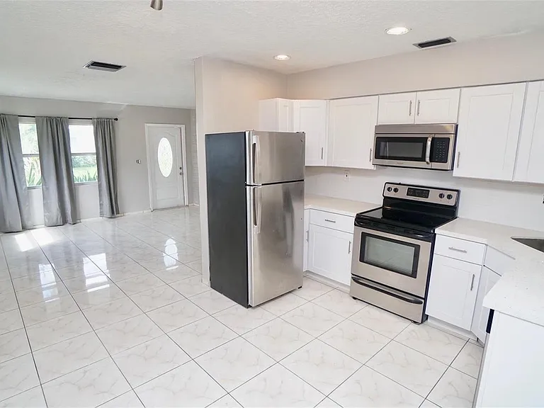 5908 NW 81st Ave — Photo 11