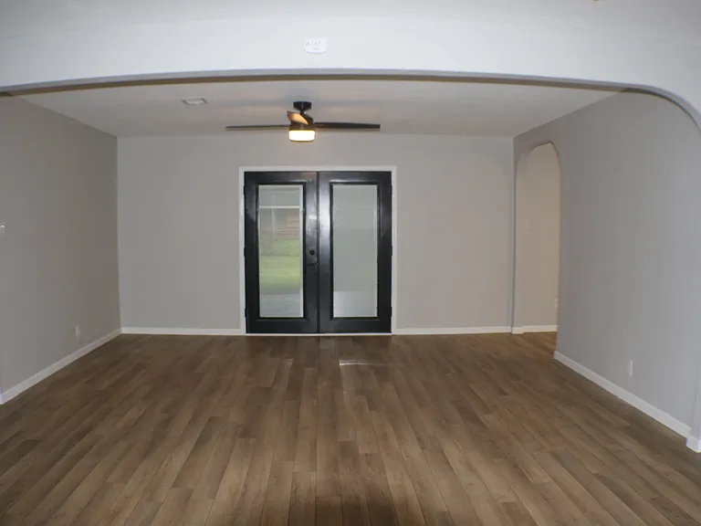 340 Armstrong Dr — Photo 6