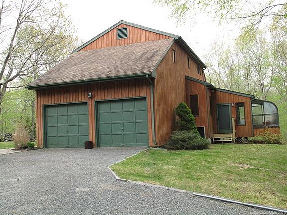 Attached 2 car garage and p...