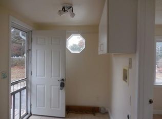 25 Leisure Ln, Wareham, MA 02571