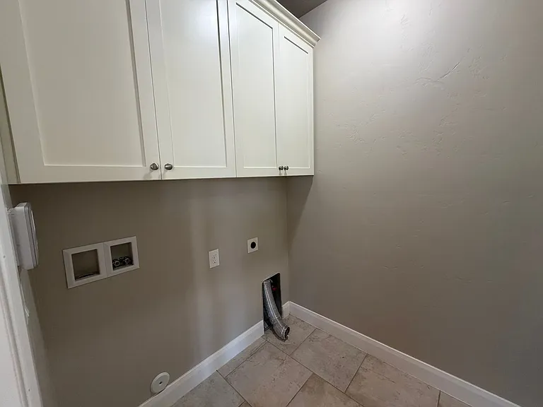 469 E Barcelona Dr — Photo 16