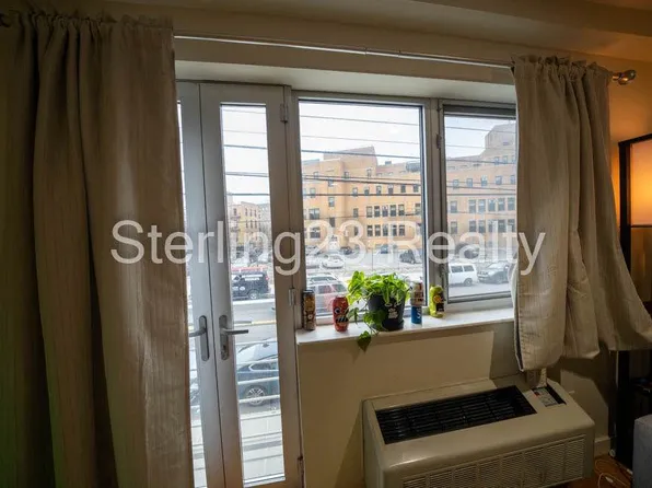 23-15 Astoria Boulevard image 10 of 22