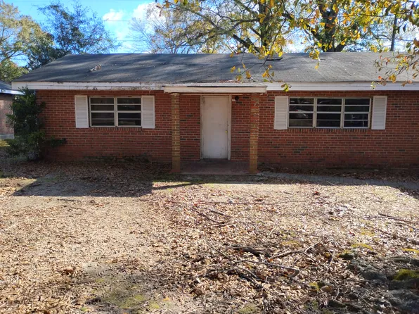 5 Luker Cir, Selma, AL 36701