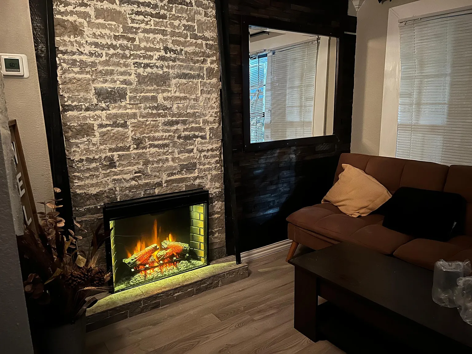 2 bed, 630 sqft, $1,900 — Photo 2
