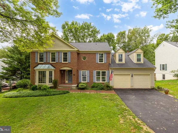 19909 Silverfield Dr, Montgomery Village, MD 20886