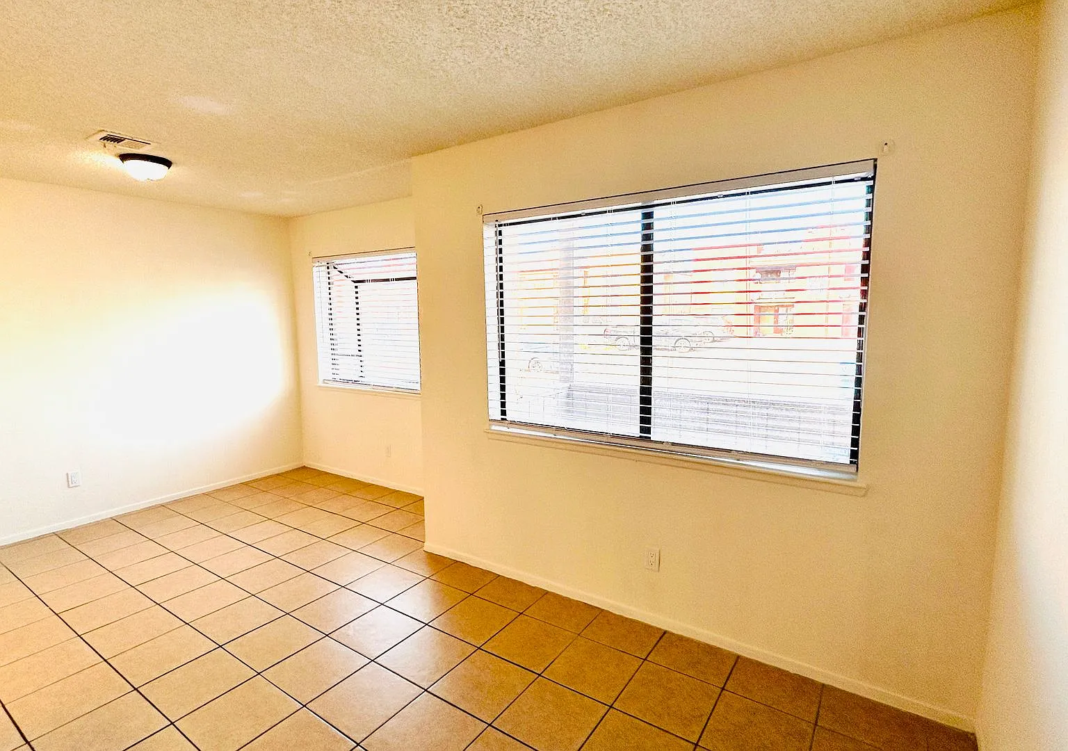 6217 Yerba Ln — Photo 3