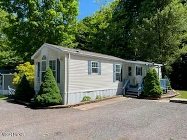 142 Buck Head Park Cir, Greentown, PA 18426