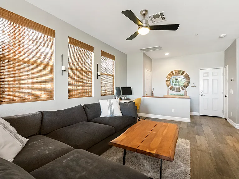 537 Sweet Pea Pl — Photo 3