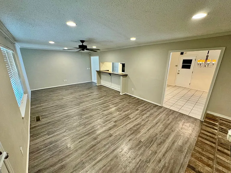 721 Willow Run — Photo 4