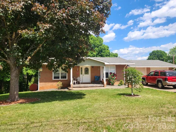 44446 Field Rd, New London, NC 28127