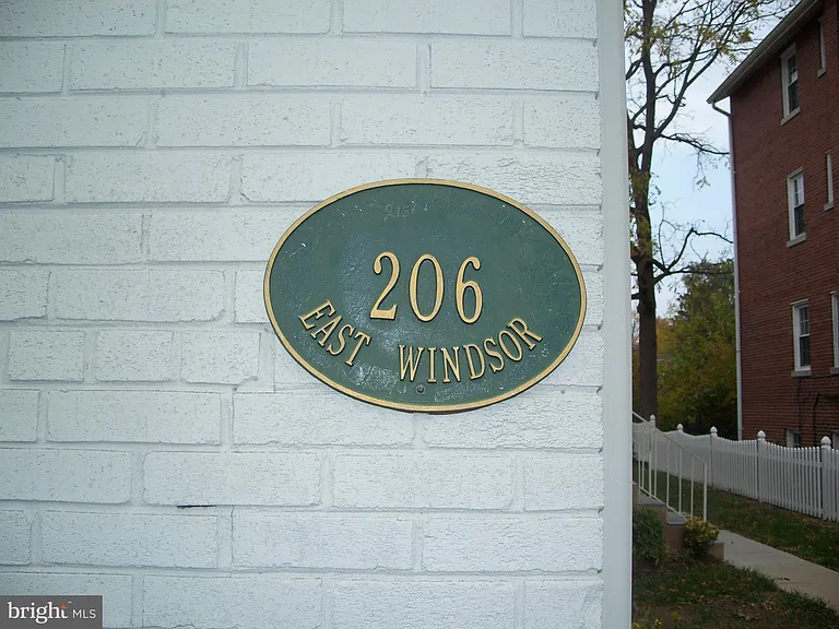 206 E Windsor Ave #303 — Photo 7