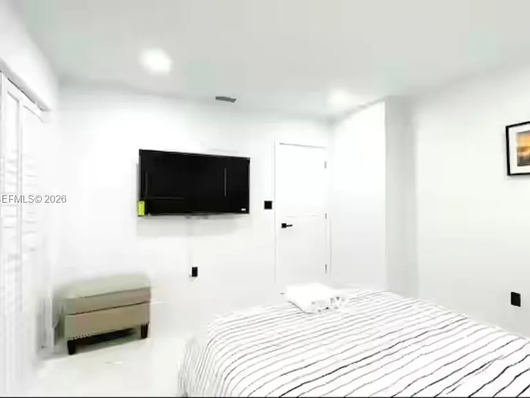 301 SW 136th Ct — Photo 12