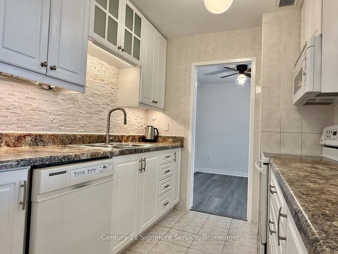 3 bed, $3,000 — Photo 2