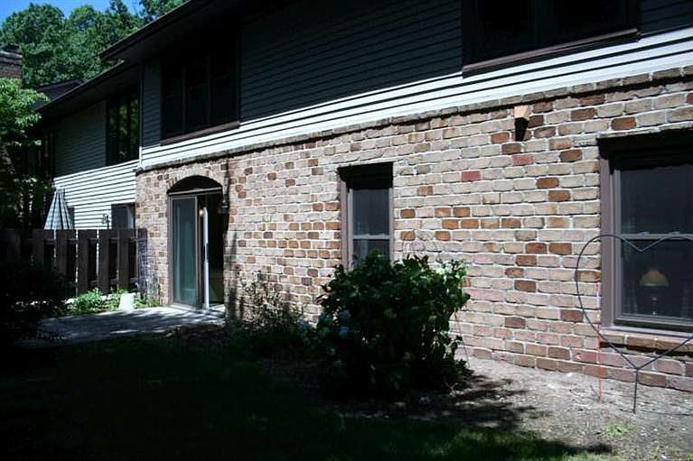 1st image of 2528 Chatham Woods Dr SE