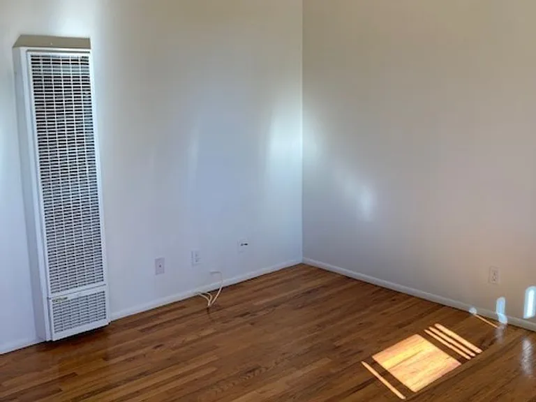 517 Frankfort Ave — Photo 5