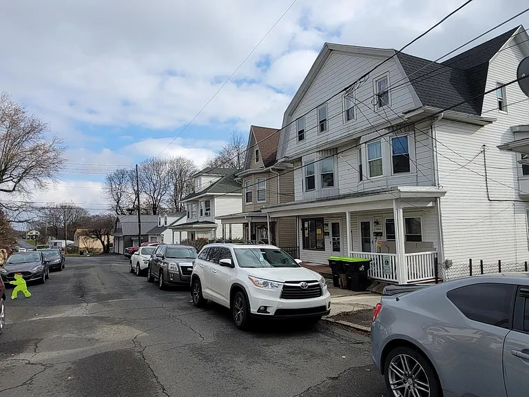 262 Indiana Ave — Photo 1