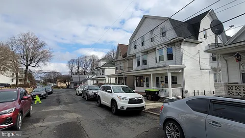 262 Indiana Ave Photo 1