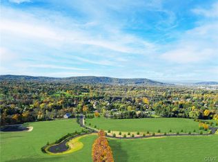 2604 Saddleback Ln, Bethlehem, PA 18015