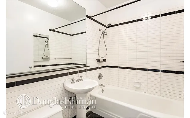 Rented by Douglas Elliman | media 22