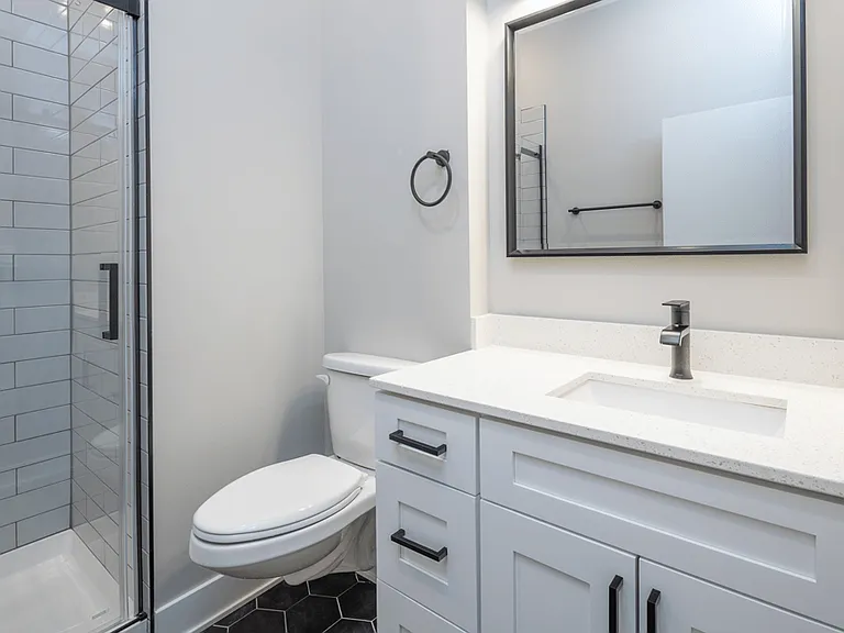The Bryn - 5600 N Sheridan Rd — Photo 33