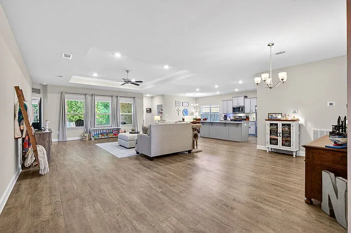 8009 Crawford Dr — Photo 7