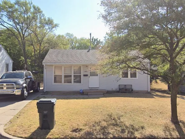 1842 N Chautauqua Ave, Wichita, KS 67214