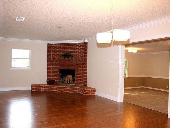 3rd image of 8359 Bengalin Ave