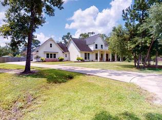 159 Woodshire Ln, Sour Lake, TX 77659
