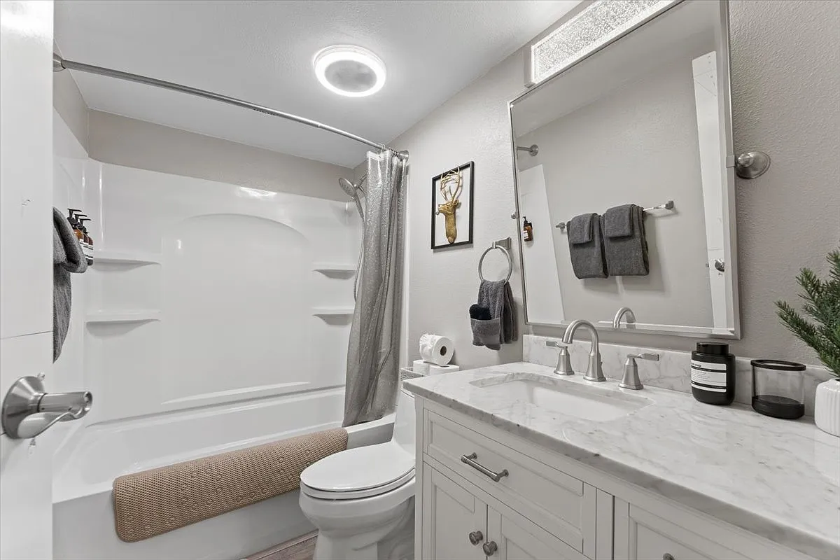 2 bed, 756 sqft, $2,500 — Photo 3