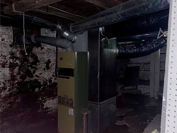 5th image of 565 E Jefferson St