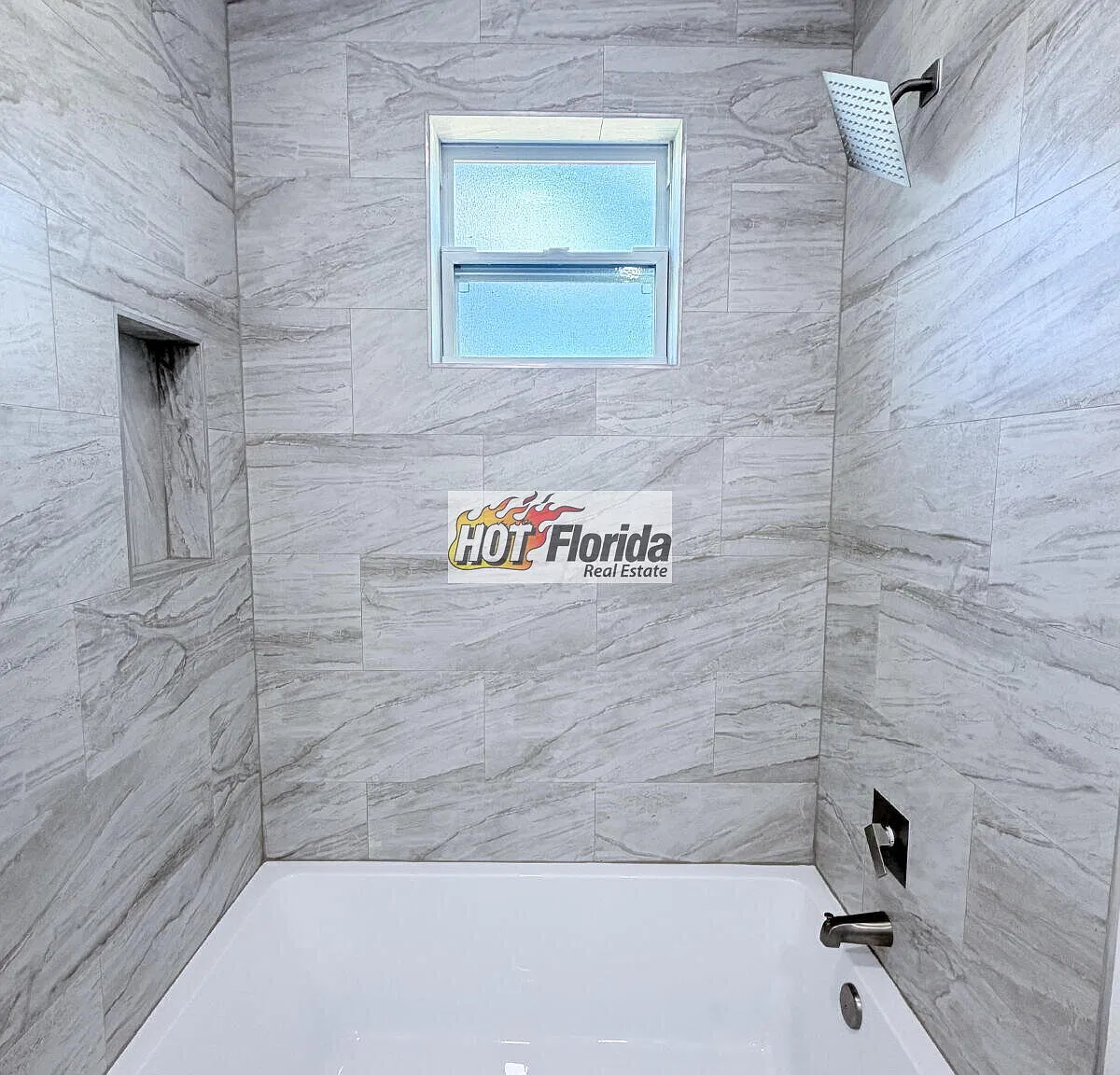 Brand-New 2 Bedroom / 2 Bathroom Home Lawn Care Included! — Photo 4