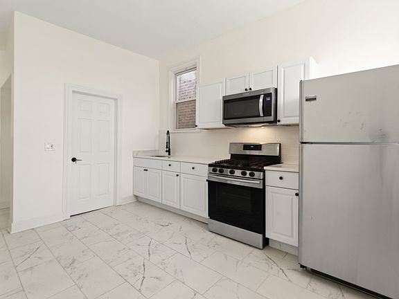 5th image of 4321 W Maypole Ave