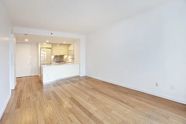 Sold by Modern Spaces | media 6