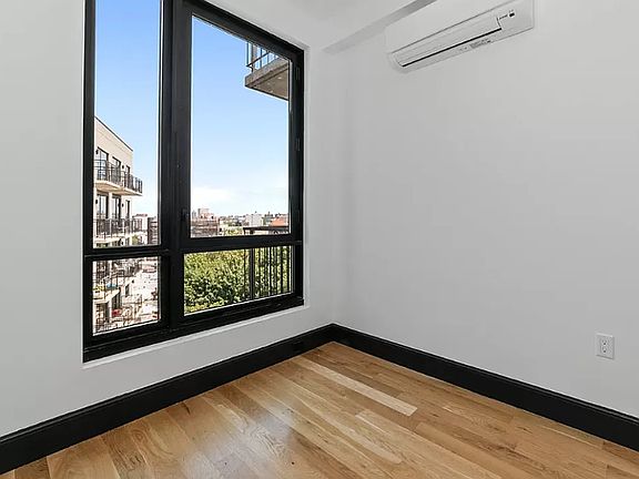 4th image of 1134 Fulton St #10OO