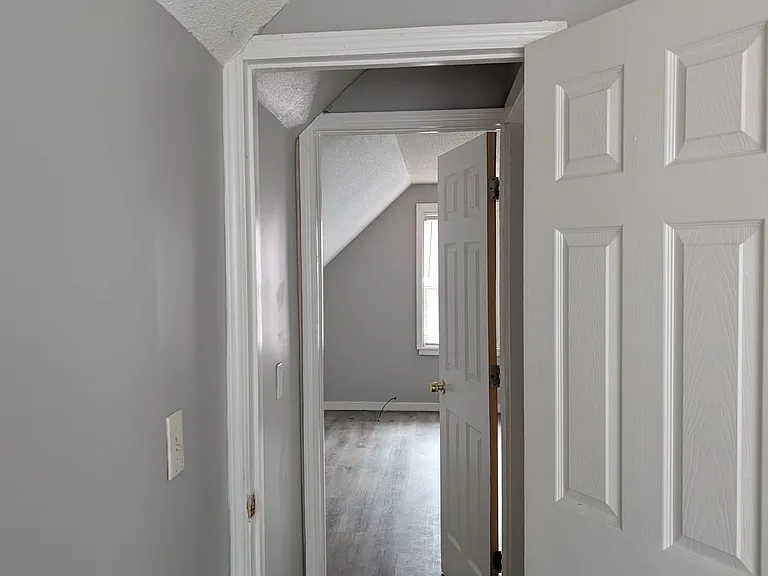 12084 Vaughan St — Photo 13