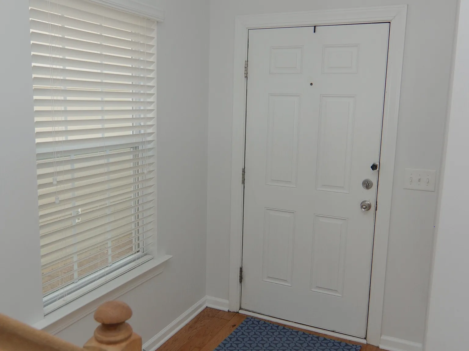 3 bed, 2.5 bath, 1268 sqft, $1,900 — Photo 2