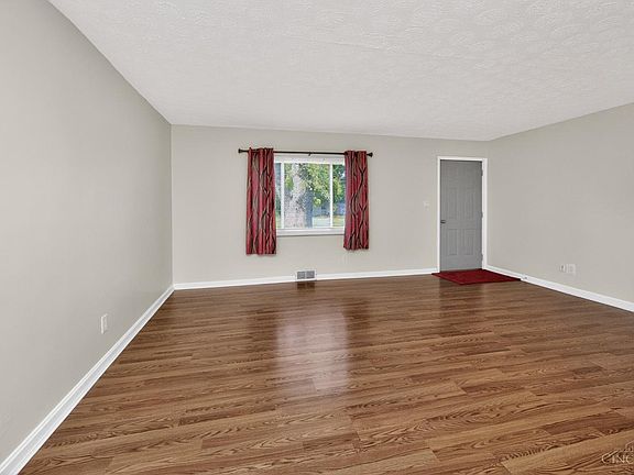5th image of 7987 W Chester Rd