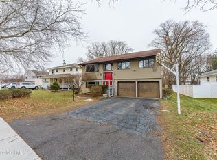 6 Oneil Rd, Albany, NY 12208
