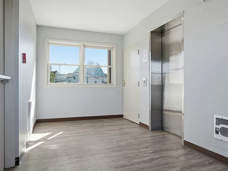 105 E Allen St #308 — Photo 5